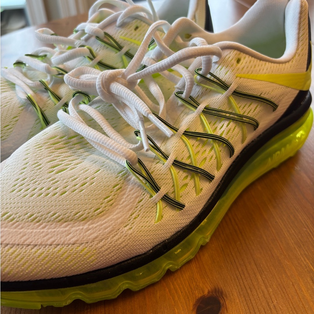 Nike AirMax Men’s 10.5 Green - never been worn